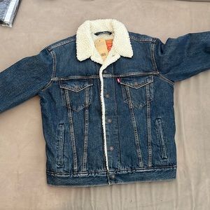 New-Women’s Levi’s denim jacket